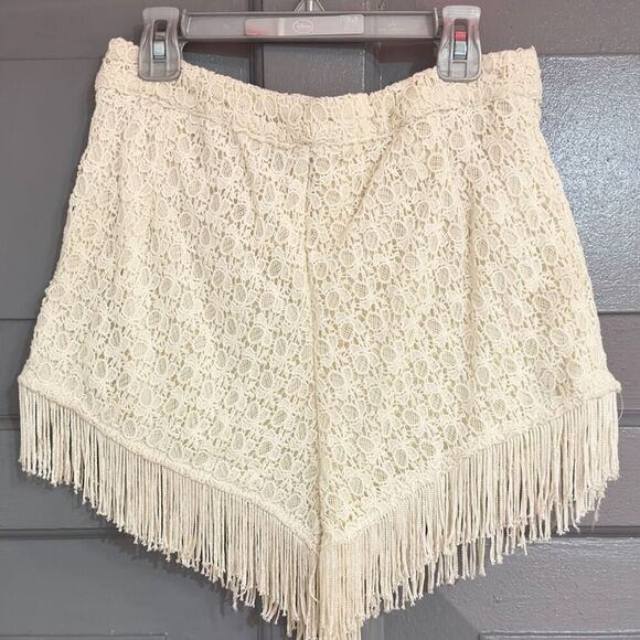 Pins And Needles Anthropology Embroidery & Fringe Boho Cottage Core Cream Shorts - Picture 5 of 12